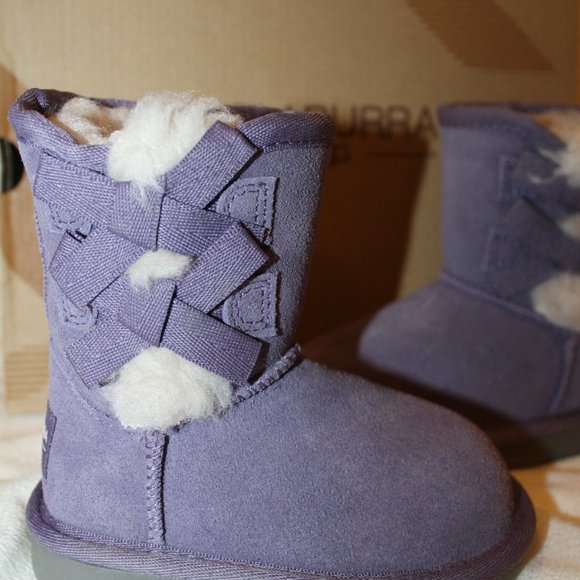 NIB UGG KOOLABURRA GIRL'S CLASSIC SHORT BOW SUEDE FUR BOOTS‎ PURPLE 5 TODDLER - Picture 2 of 6